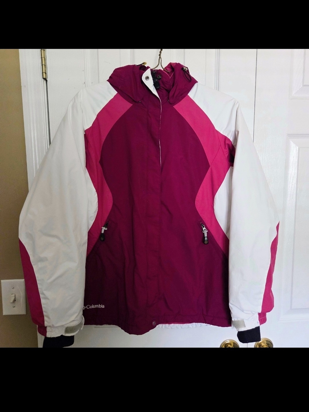 EUC Columbia fully insulated ski/snow hooded jacket size Medium womens